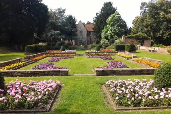 Priory Gardens