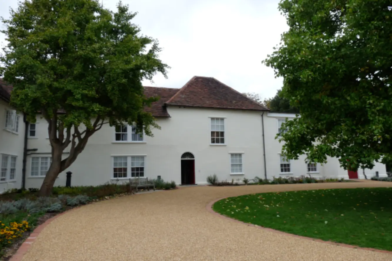 Valence_House_Museum